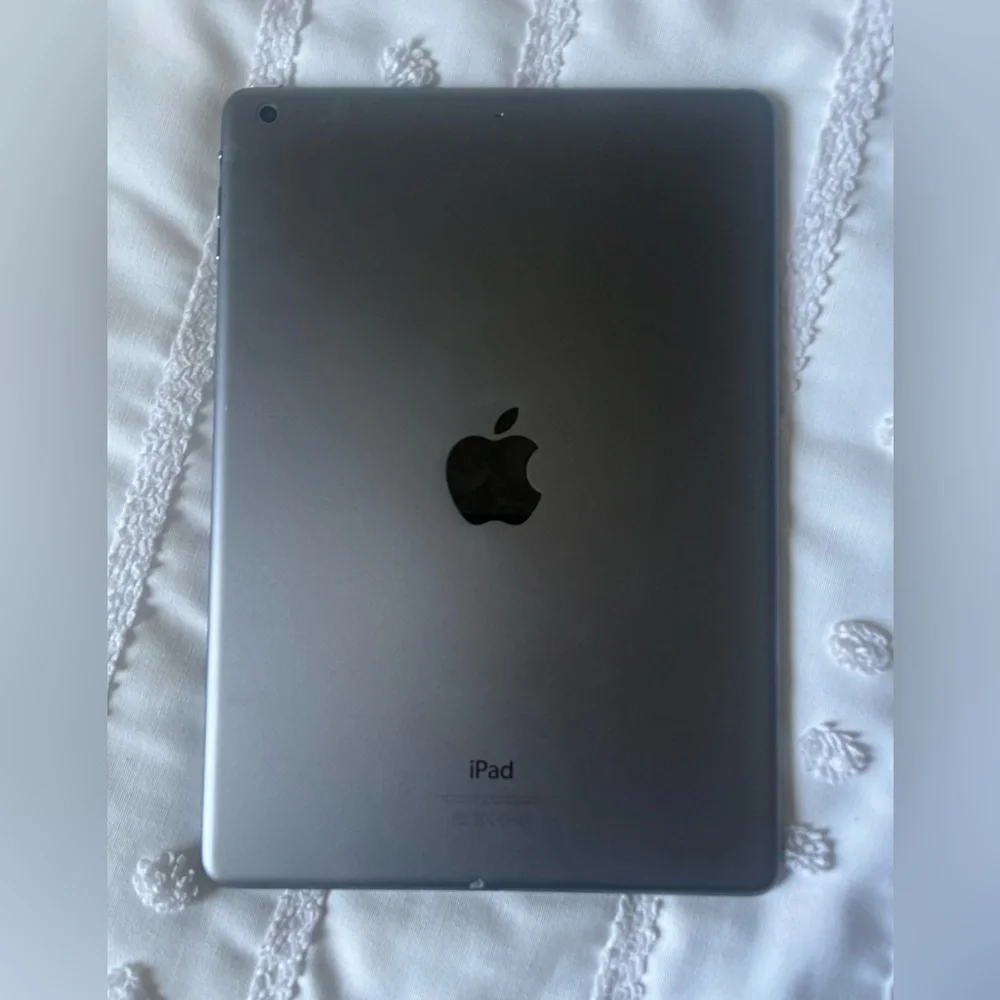 Ipad Air. Excellent condition. Two available